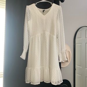 White dot long sleeve dress